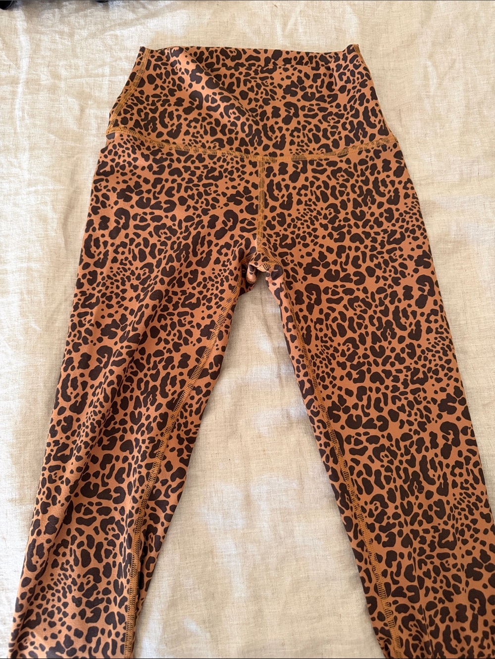 Fleo High-Waist Leopard Print Leggings with leg reflective logo